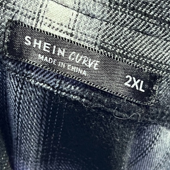 SHEIN Curve Flannel - Picture 3 of 3